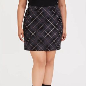🆕 Torrid Dark Grey Plaid Premium Ponte Mini Skirt